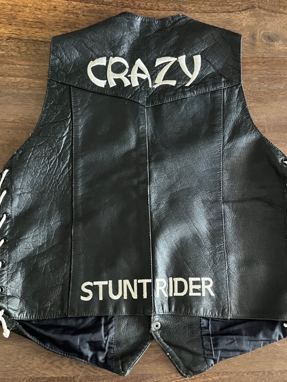 Vintage 1990s Diamond Leathers Embroidered Bikers Leather Vest Size M